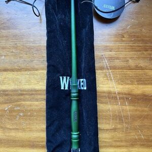 Elphaba Green Wicked Wand with Black Pouch NWT HTF Collectable
